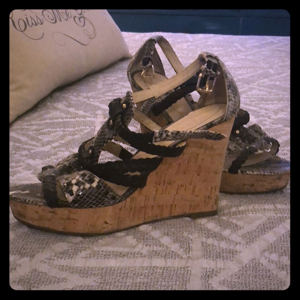 Guess wedge sandals